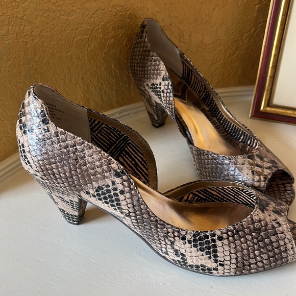 Snakeprint peep-toe heels Seychelles at Anthropologie - Picture 2 of 6